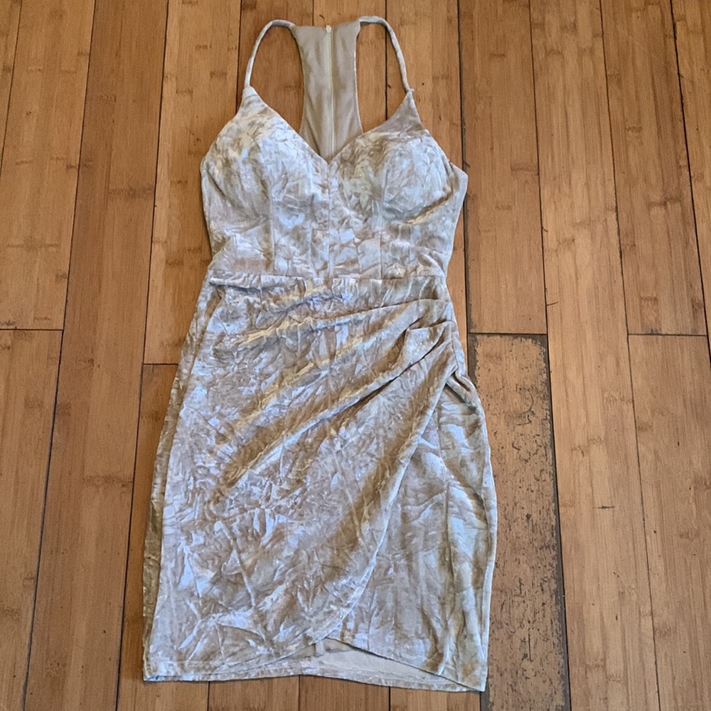 TAN DRESS - Picture 4 of 4